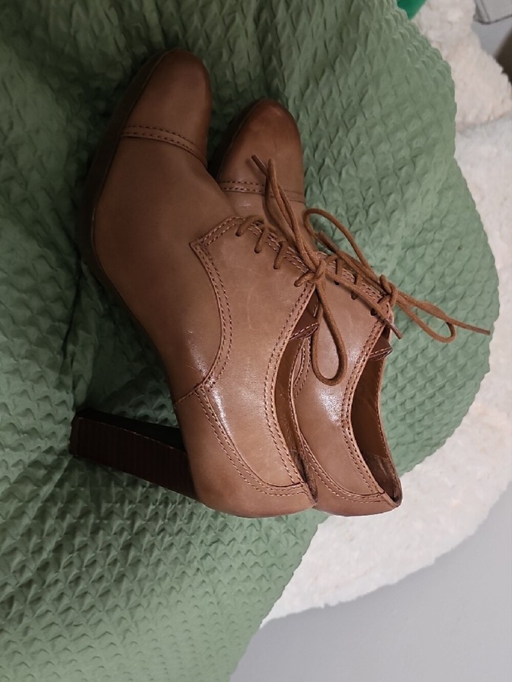 Franco Sarto Tan Lace-Up Stacked Heel Oxfords - Picture 6 of 7